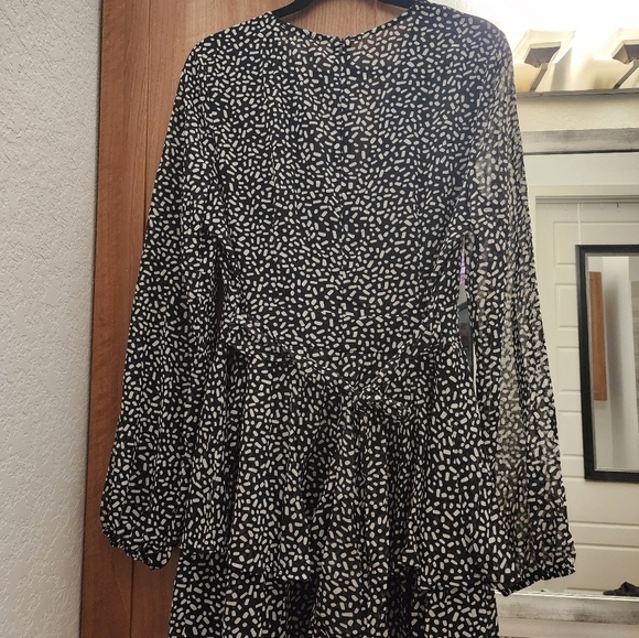 NWT BiBi Romper XL black and white! So beautiful! - Picture 3 of 5